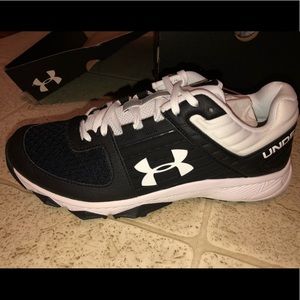 Women’s UA yard trainer shoes